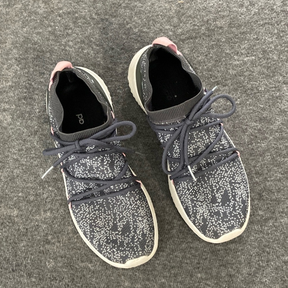 Adidas knit sneakers - 8. Great condition